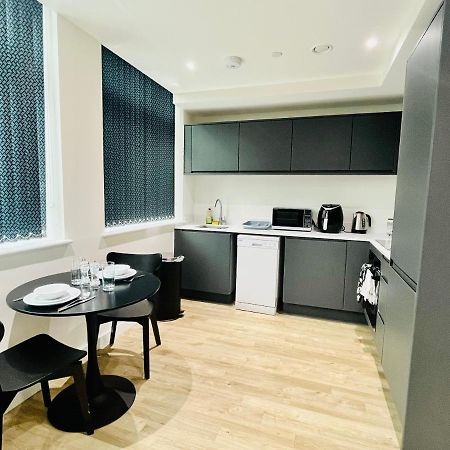 מנצ'סטר Fully Equipped One Bedroom Apartment Near Old Trafford Stadium! מראה חיצוני תמונה