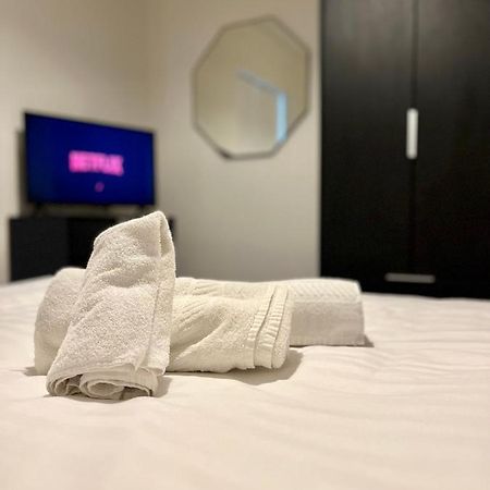 מנצ'סטר Fully Equipped One Bedroom Apartment Near Old Trafford Stadium! מראה חיצוני תמונה