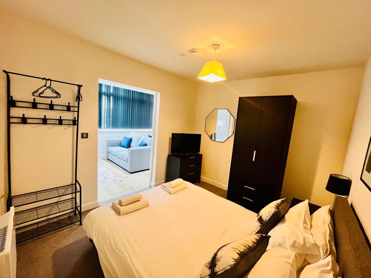 מנצ'סטר Fully Equipped One Bedroom Apartment Near Old Trafford Stadium! מראה חיצוני תמונה