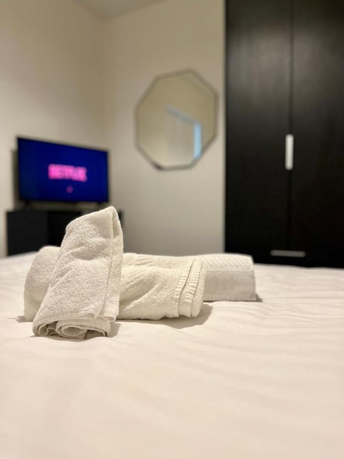 מנצ'סטר Fully Equipped One Bedroom Apartment Near Old Trafford Stadium! מראה חיצוני תמונה